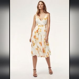 Aritzia Wilfred Beaune Pleated Dress in Oak/Citrico | Size Small 🧡